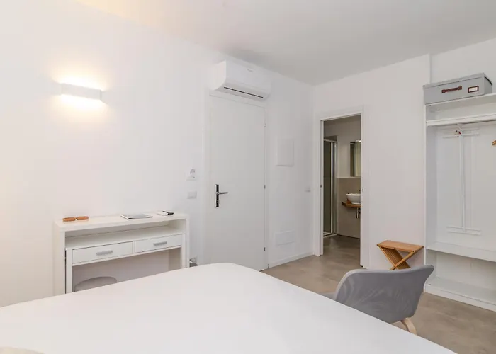 Anthias Rooms- 3* Porto San Paolo (Sardinia)
