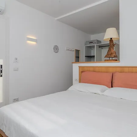 Anthias Rooms- 3*