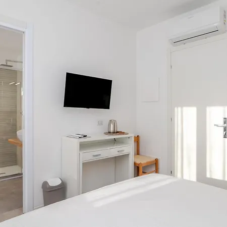 Гостевой дом Anthias Rooms-