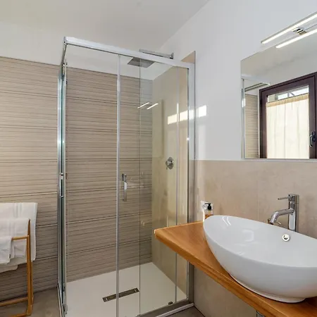 Гостевой дом Anthias Rooms- Порто-Сан-Паоло