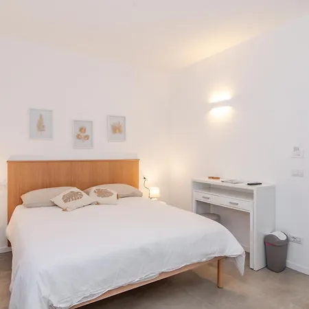 Гостевой дом Anthias Rooms- Порто-Сан-Паоло