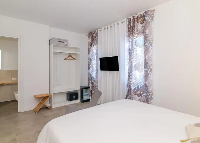 Anthias Rooms- 3* Porto San Paolo (Sardinia)